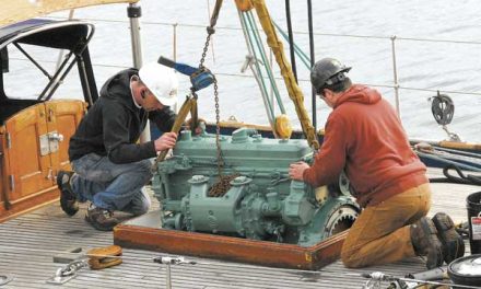 A tight squeeze for HMCS Oriole