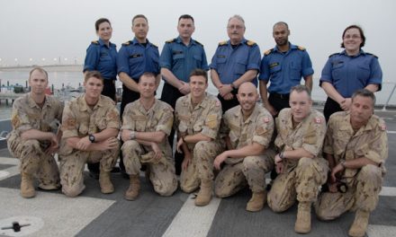 Divers return from mine exercise