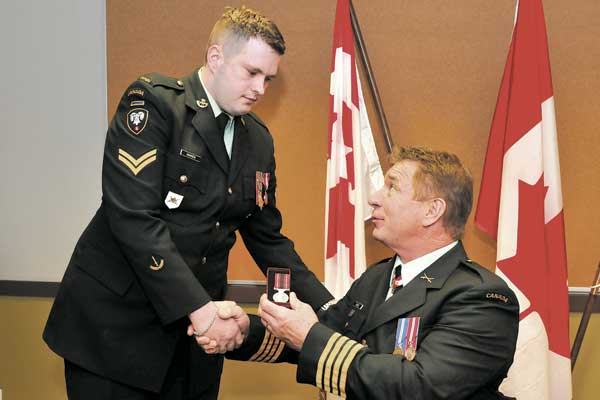 Canadian legend presents sacrifice medal