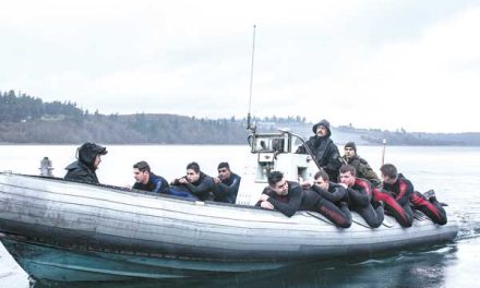 Soldiers train in the sea environment