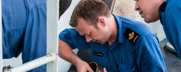 HMCS Regina refuelling