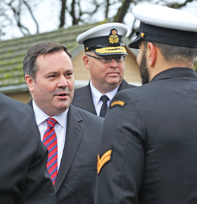 MND visits dockyard esquimalt