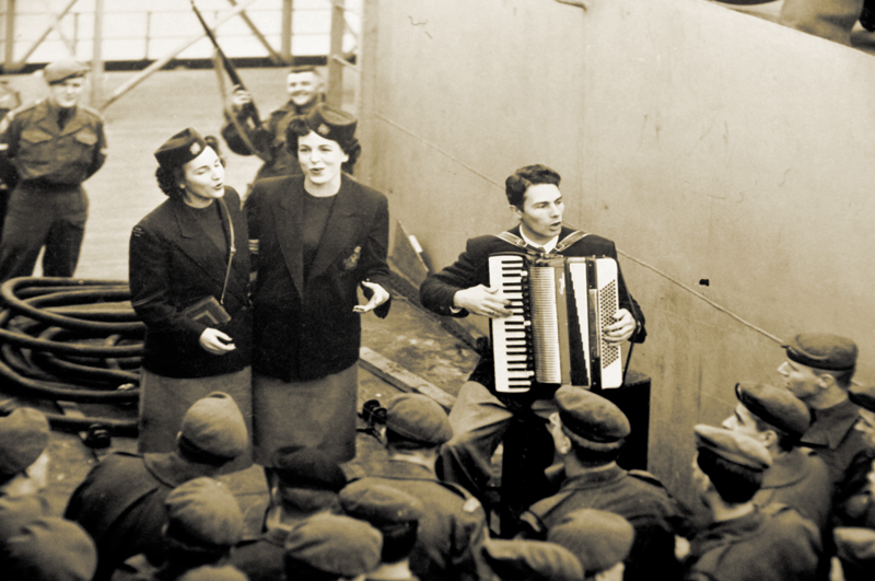 Korean War entertainer recalls the Smile Show