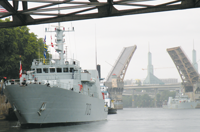 Canadian warships in Oregon