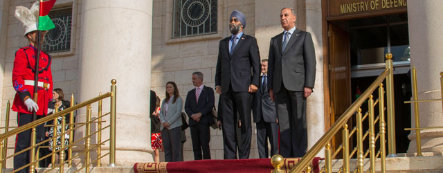 Minister visits Iraq