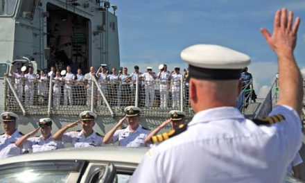 Winnipeg changes Captains while on deployment