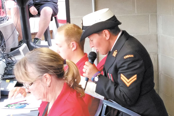 Tritons shortstop announces world softball play