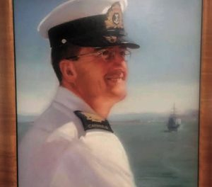 Hull techs take to the ice to honour fallen colleague