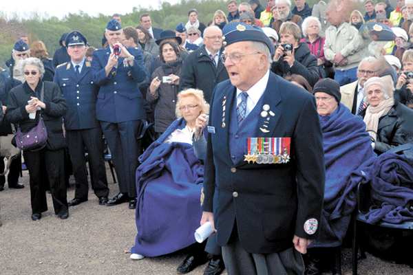 RCAF airman who survived a Nazi death camp passes away