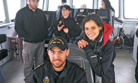 HMCS Malahat ends training year with family and friends