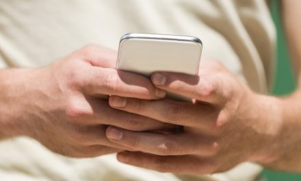 Rules relaxed for mobile devices on ships