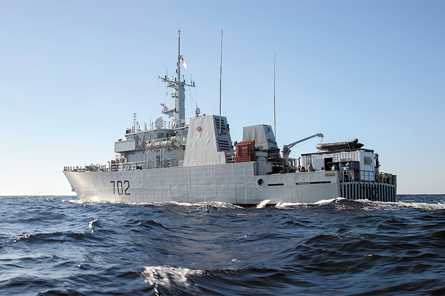 HMCS Nanaimo aids in drug seizure
