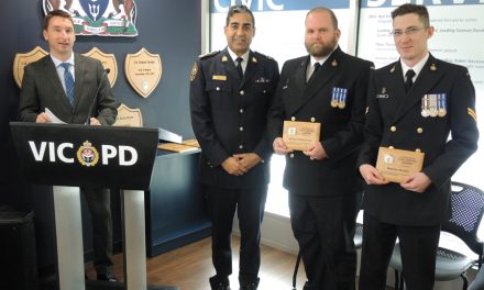 Sailors assist police nabbing drunk driver