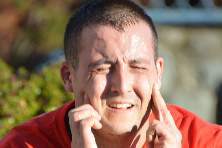 Sailor breaks record for consecutive squats