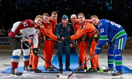 Canucks honour military at game