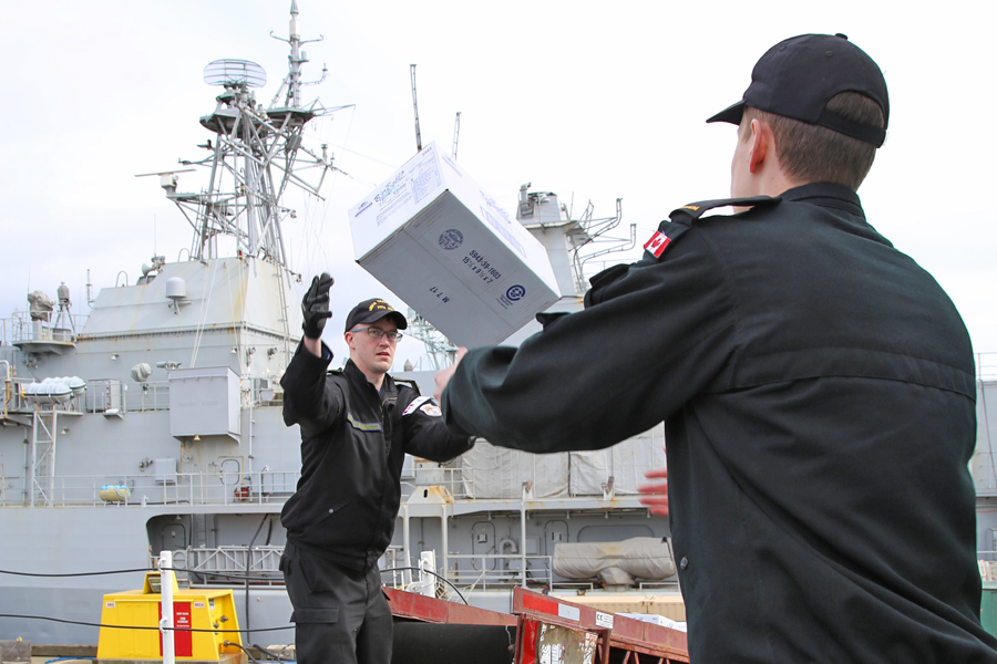 HMCS Vancouver sets sail on Operation Projection