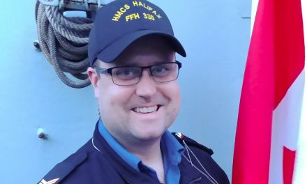 Sailor re-enrolls in the navy