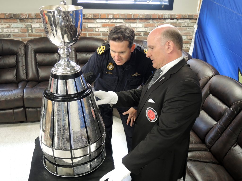 Commanding Officer Fleet Diving Unit (Pacific)