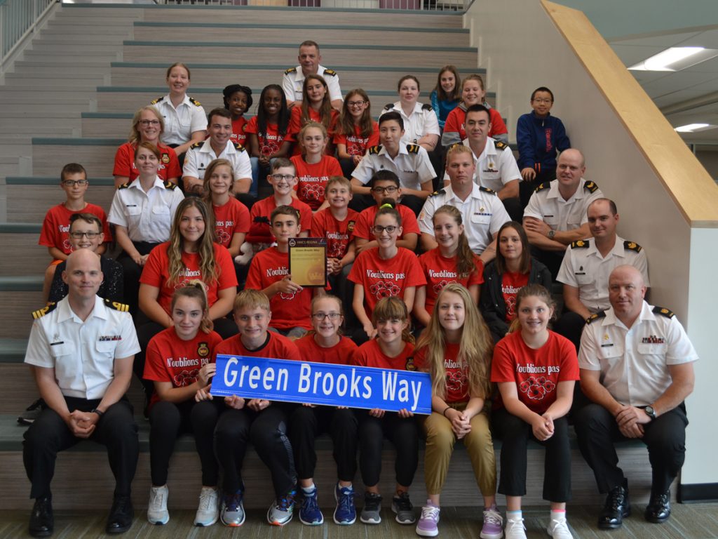 HMCS Regina crew with Club de Souvenir.