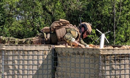 Clearance divers tackle Hydracrab