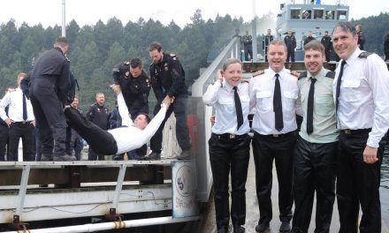 Commodore takes the plunge for charity