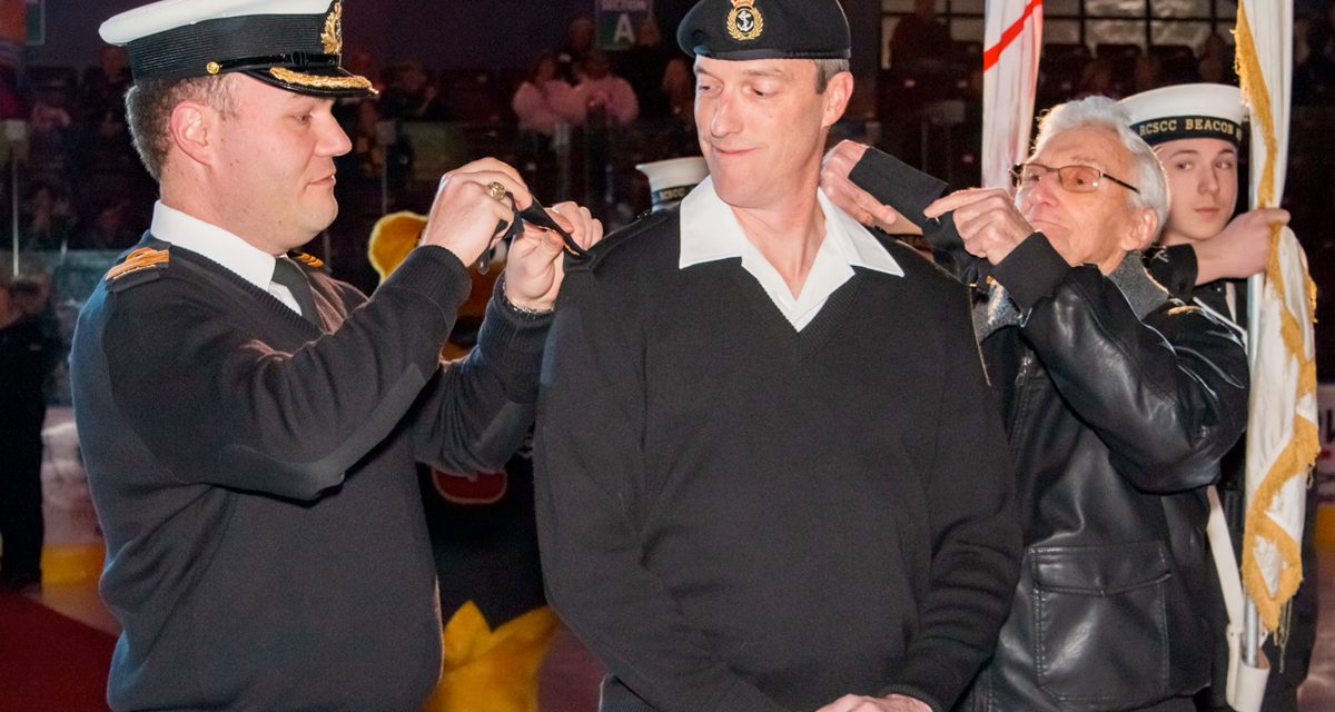 Chicoutimi, Grizzlies score with puck drop surprise