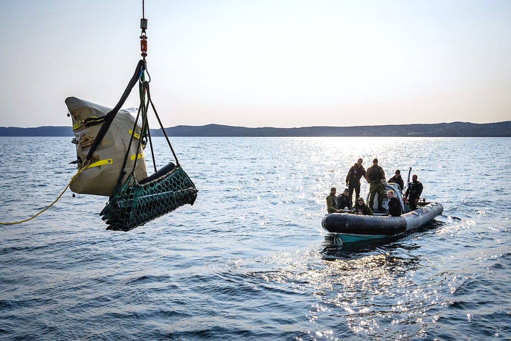 Clearance Divers Belle Island