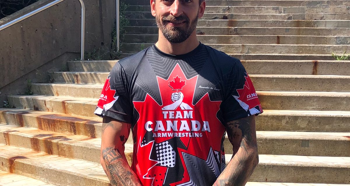 Arm wrestling champion pulling for world title