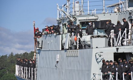 HMC Ships Vancouver and Winnipeg deploy to the Pacific