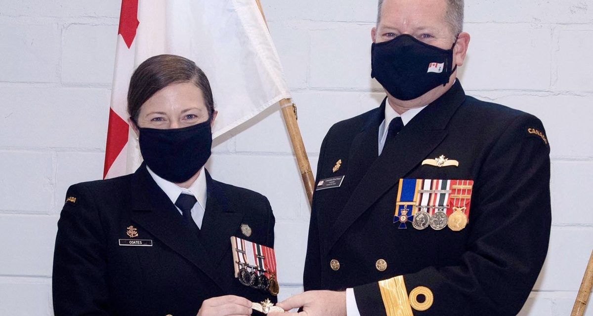 HMCS Regina welcomes new Commanding Officer