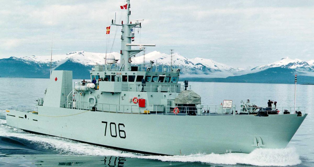 HMCS Yellowknife supports Canadian Coast Guard in wreck survey