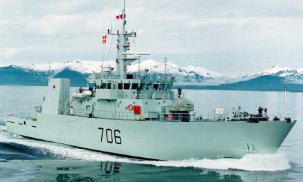 HMCS Yellowknife supports Canadian Coast Guard in wreck survey