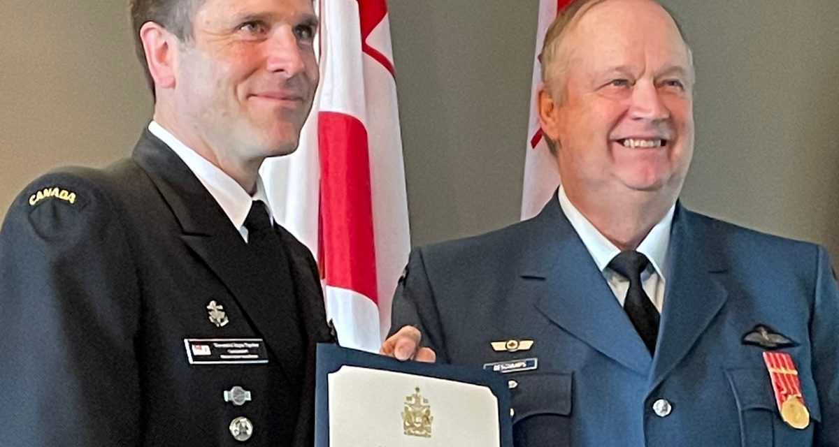 Le 443e Escadron nomme un nouveau colonel honoraire