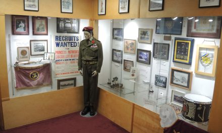 <strong>Des étudiants apportent un regard neuf sur l’exposition du PPCLI</strong>