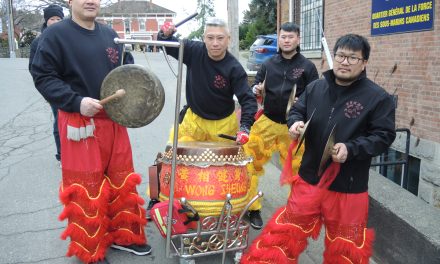 Les danseurs de lion introduisent la nouvelle année lunaire