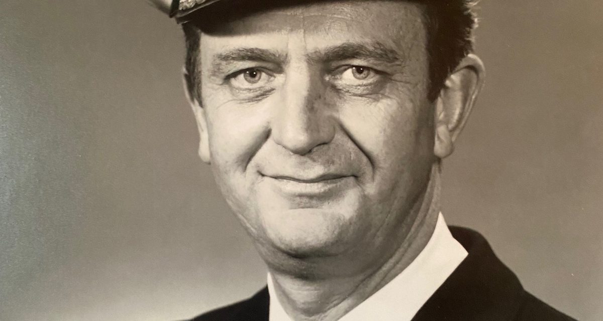 Prix du meilleur marin honneurs Capt(N) Hinton