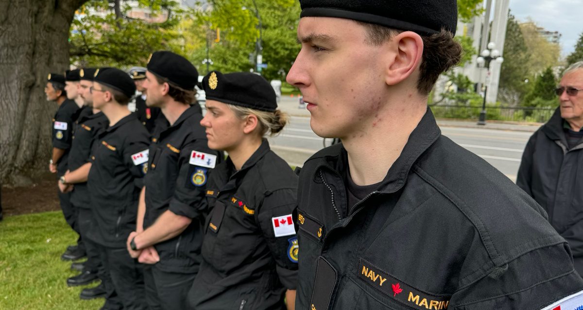 Première cérémonie de la bataille de l’Atlantique pour les jeunes membres du NCSM <em>Malahat</em>
