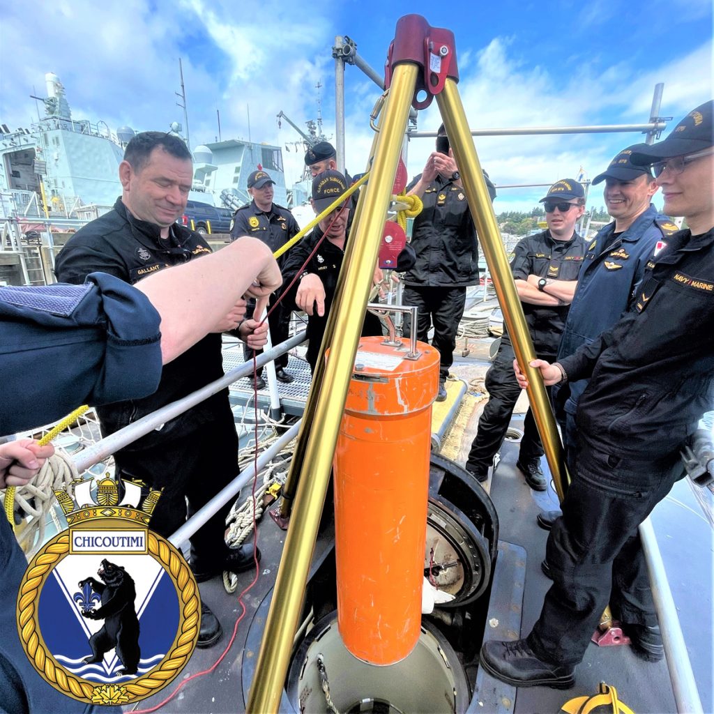 Member’s of CANSUBFOR preparing the ELSS pod for transfer onto HMCS Chicoutimi. Photos supplied