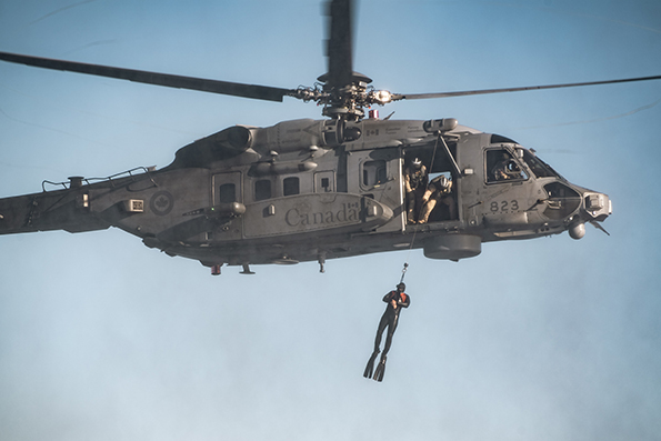 Le 443e Escadron d’hélicoptères maritimes soulignela Journée mondiale de l’hélicoptère
